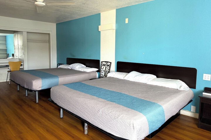 Room 16 of 22