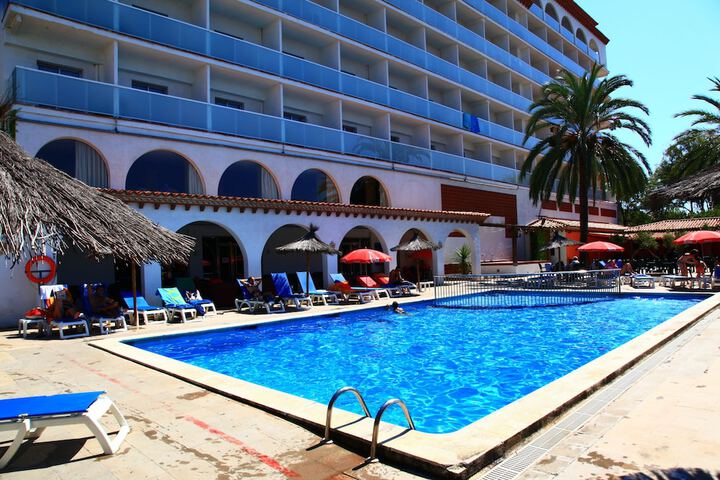 Pools & Facilities