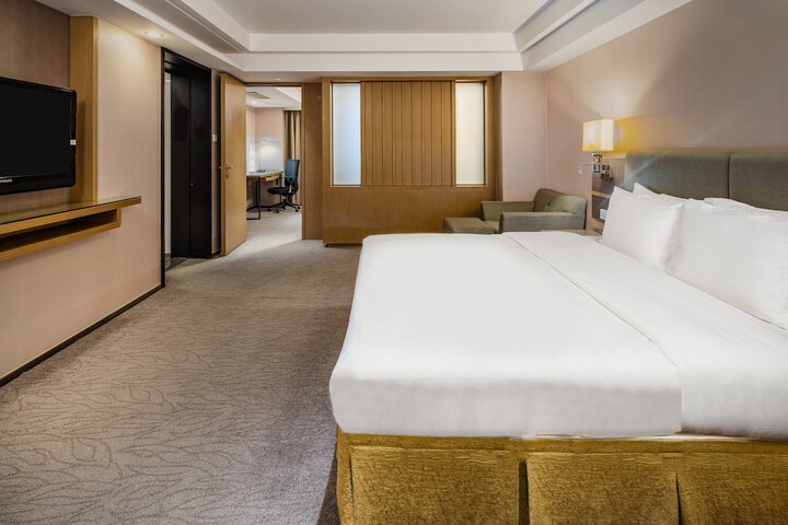Room 7 of 123