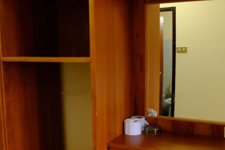 Room 17 of 42