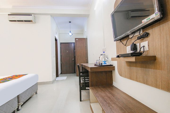 Room 20 of 33