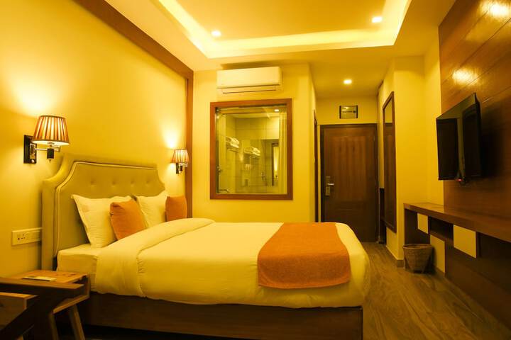 Room 18 of 100
