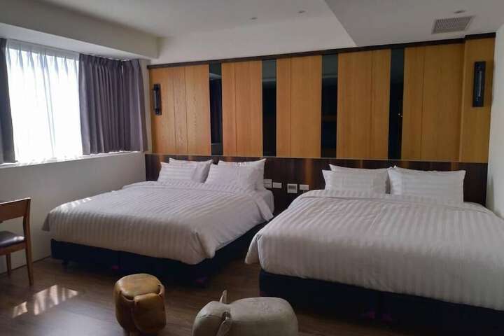 Room 9 of 21