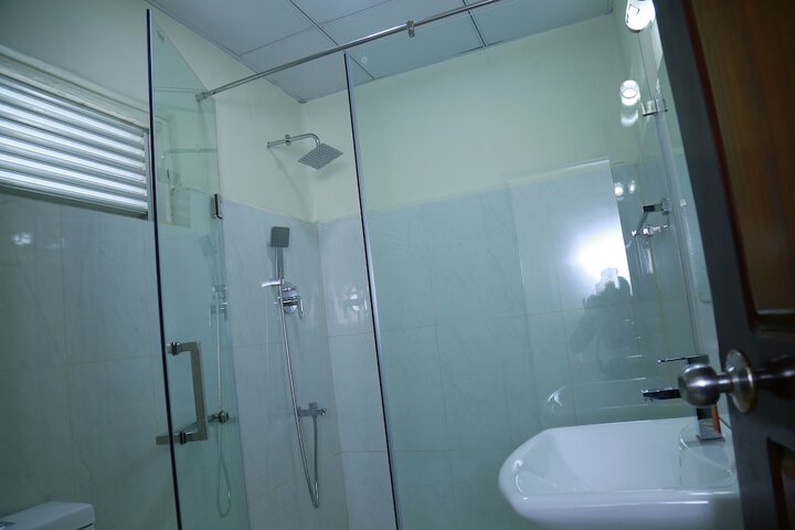 Room 10 of 15