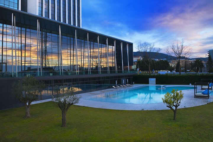 Hotel with Pool
