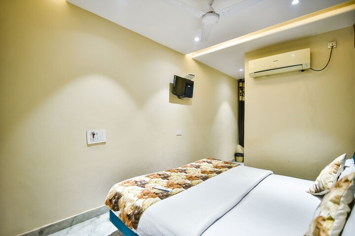 Room 4 of 24