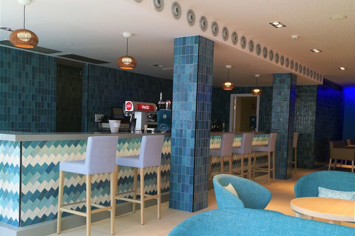 Lounge 91 of 101