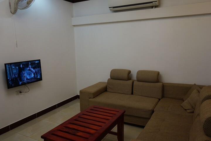 Room 9 of 23
