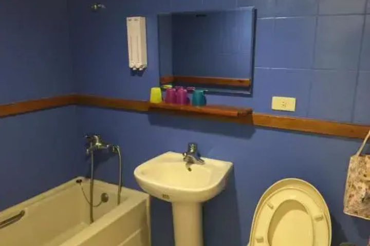 Room 11 of 13
