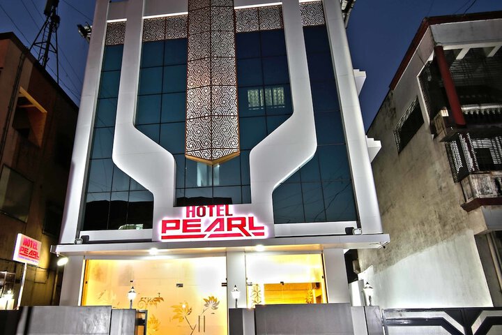 Hotel Pearl in Navi Mumbai