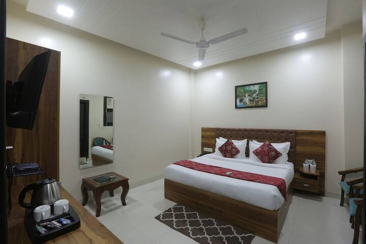 Room 3 of 11