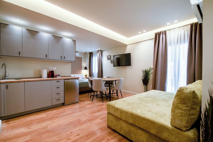 Room 8 of 151