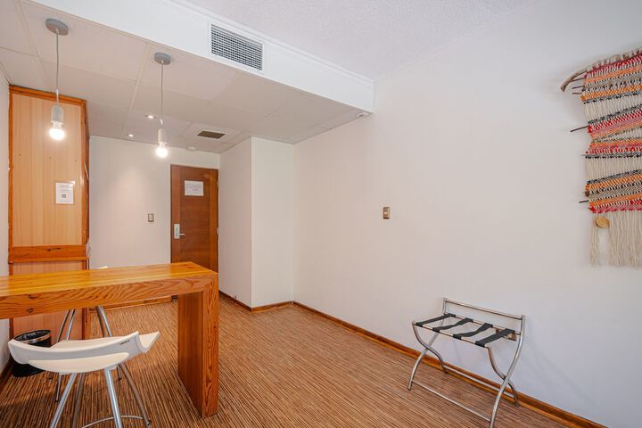 Room 19 of 85