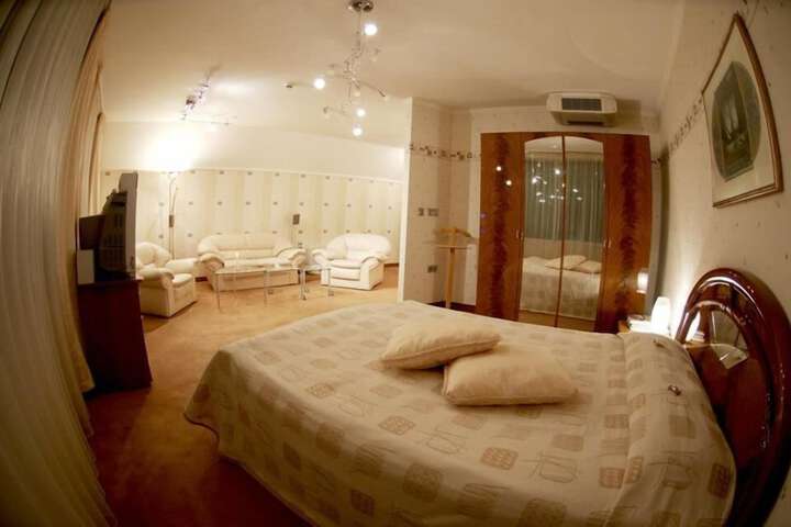Room 7 of 36