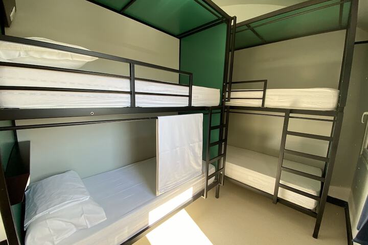 Room 6 of 62
