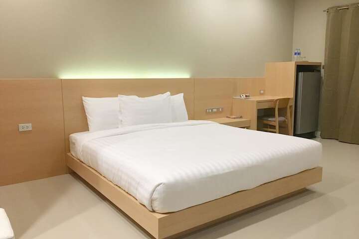 Room 6 of 15