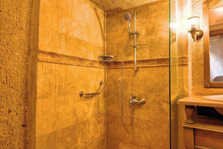 Room 64 of 69