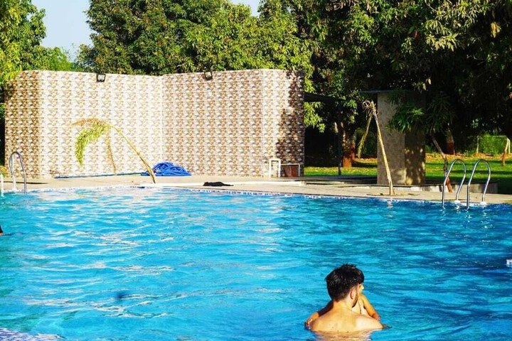 Pool 5 of 13
