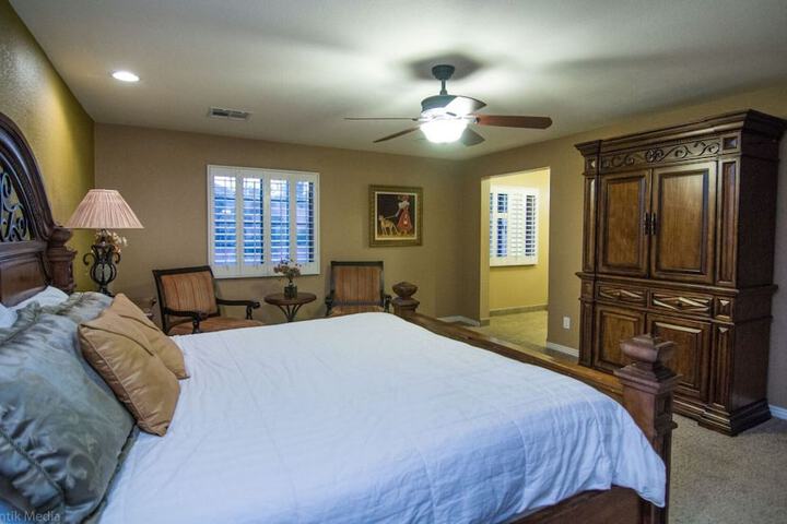 Room 5 of 28