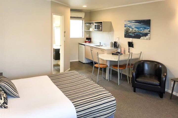 Room 74 of 302