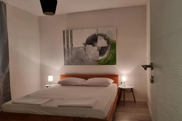 Room 2 of 9