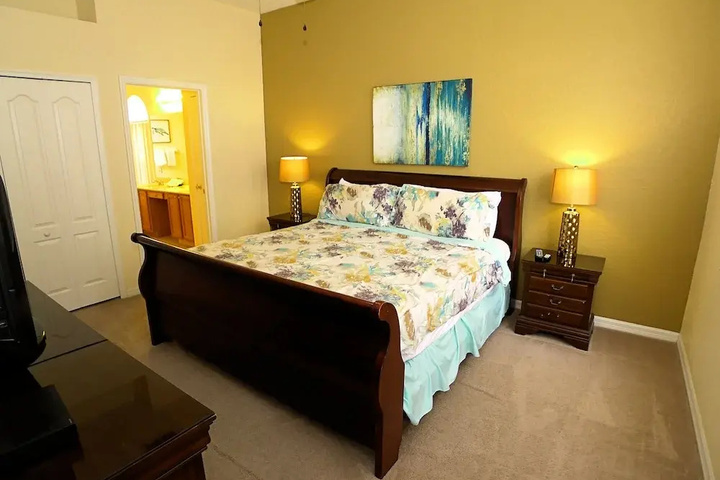 5 Bed Pool Home O Golf Community 1264