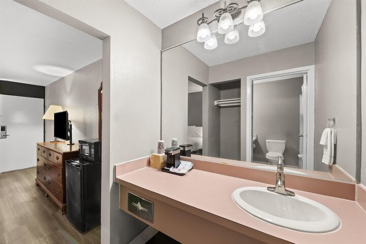 Room 21 of 29