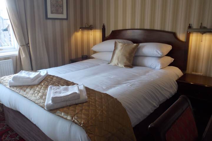 Room 19 of 37