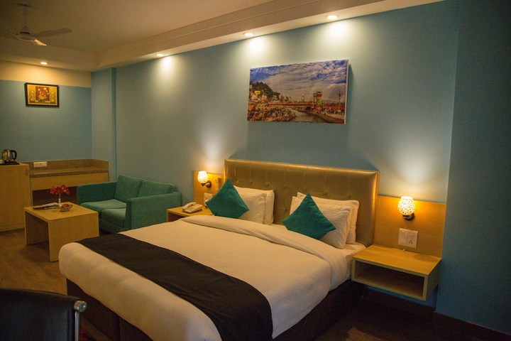 Room 6 of 28