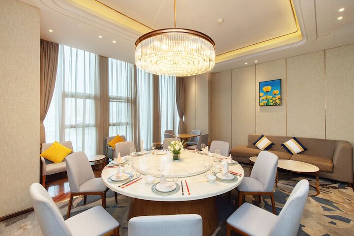 Dining 50 of 61