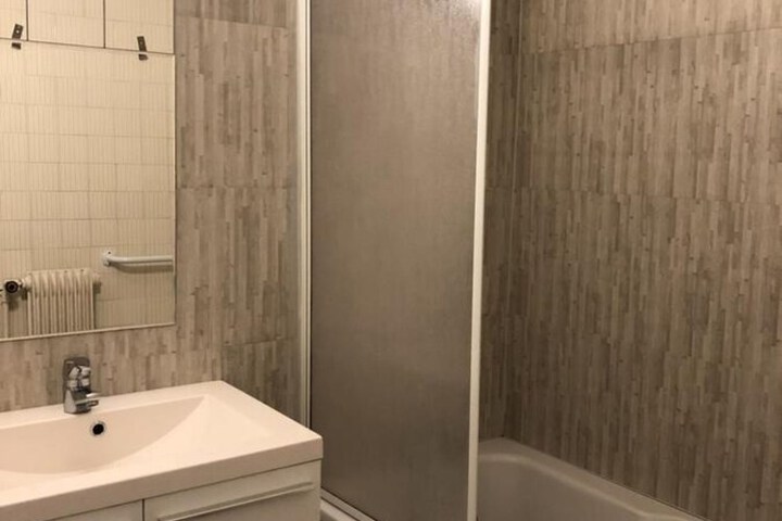 Room 15 of 25
