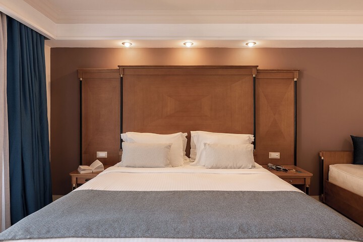 Room 28 of 166