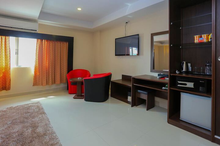 Room 14 of 25