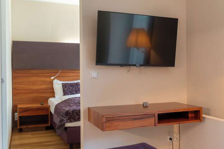 Room 72 of 109