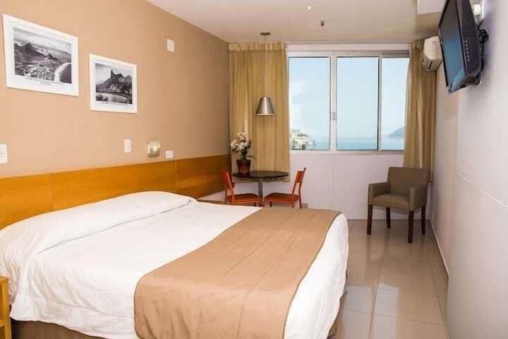 Room 10 of 26