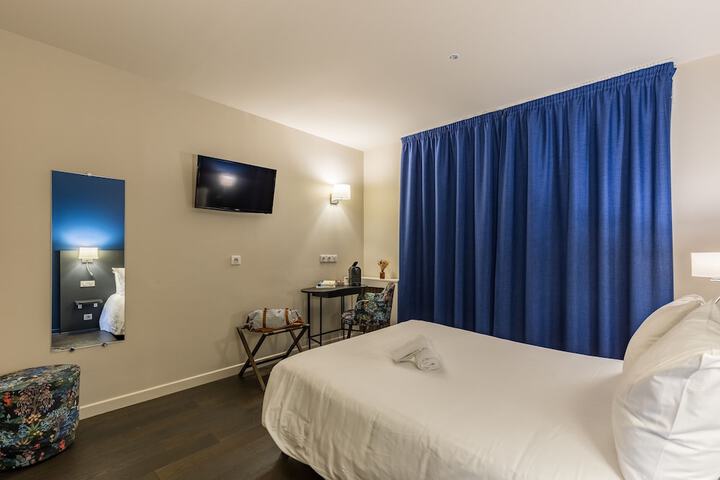 Room 9 of 33