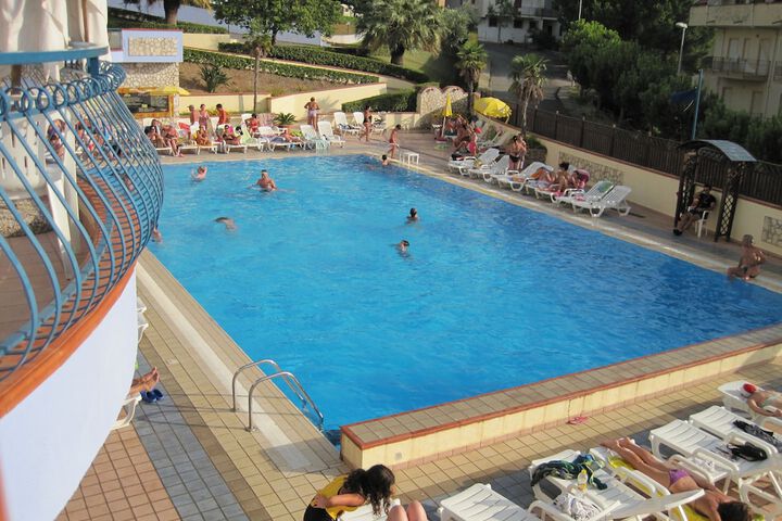 Pool 19 of 31