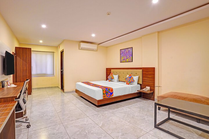 Room 15 of 30