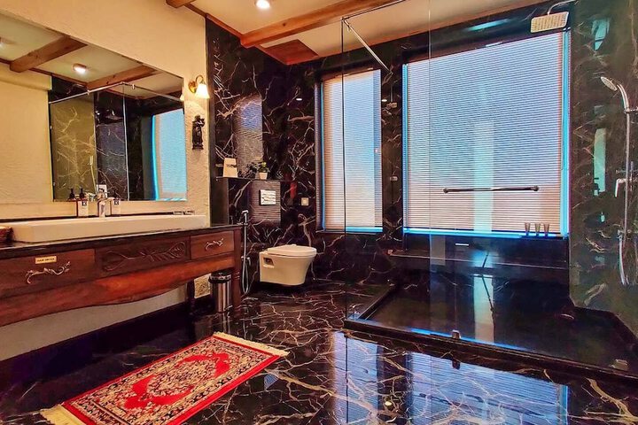 Room 45 of 150