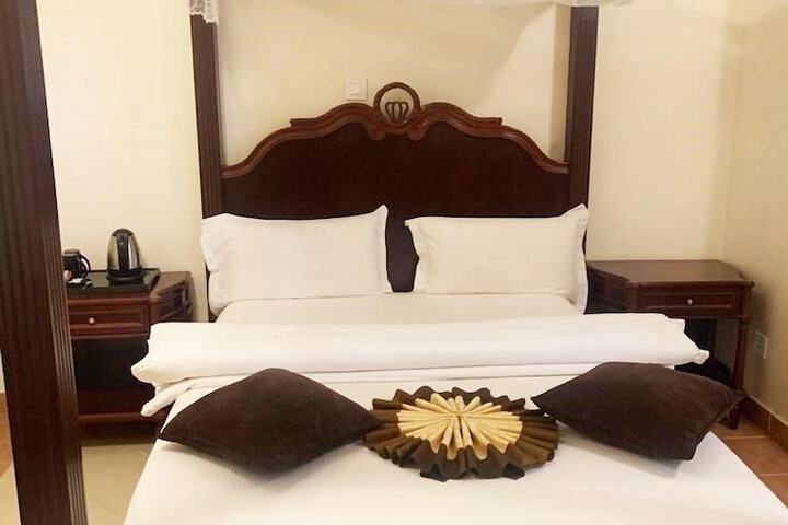 Room 5 of 40