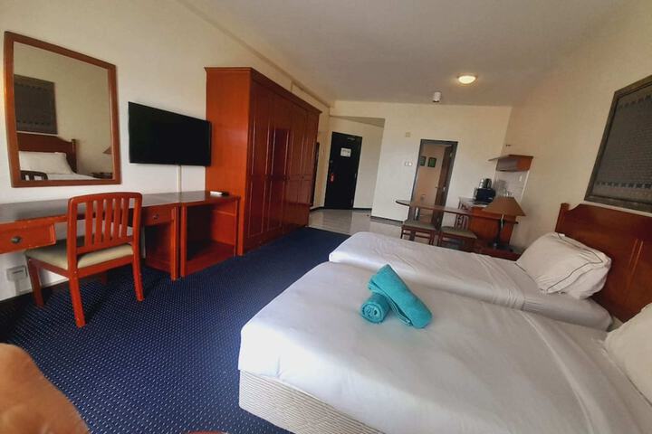 Room 170 of 650