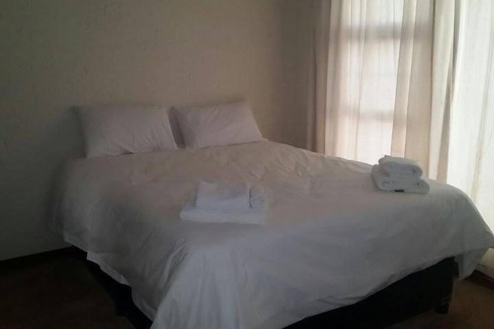 Room 9 of 18