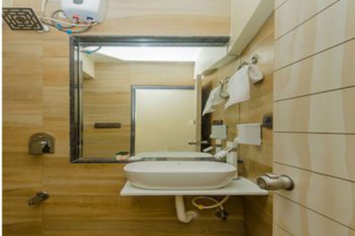 Room 3 of 22