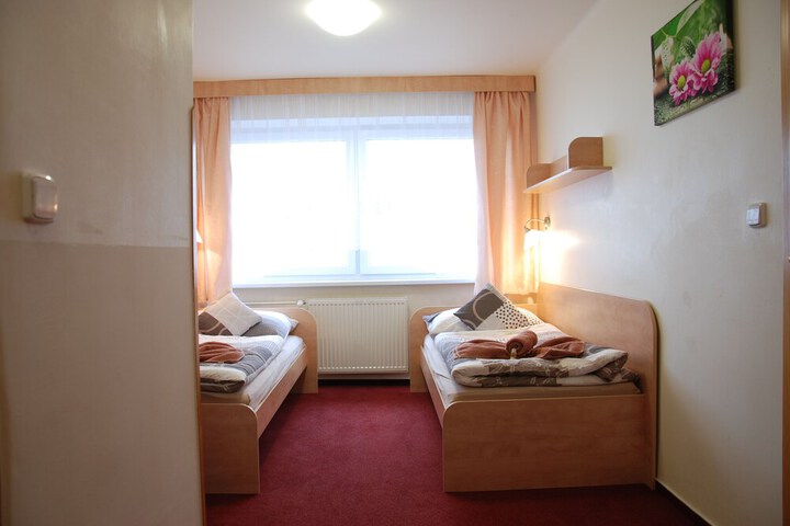 Room 16 of 33