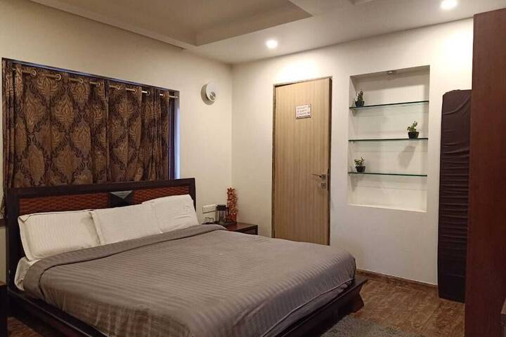 Room 6 of 70
