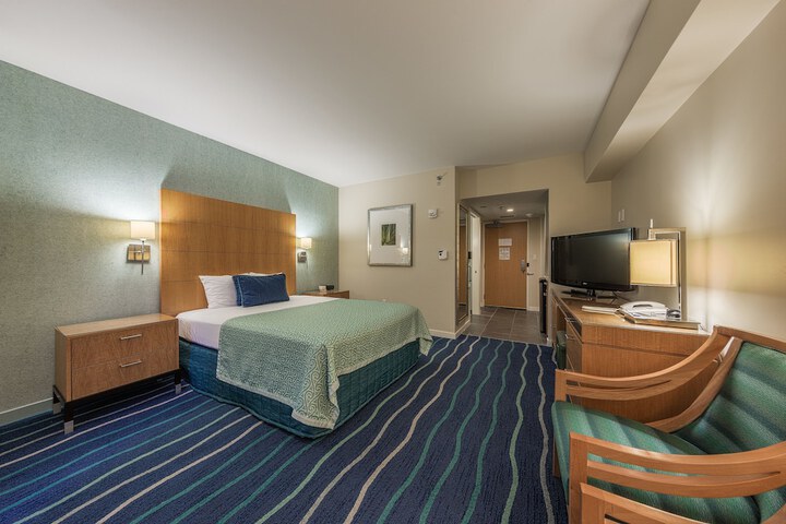 Room 38 of 213