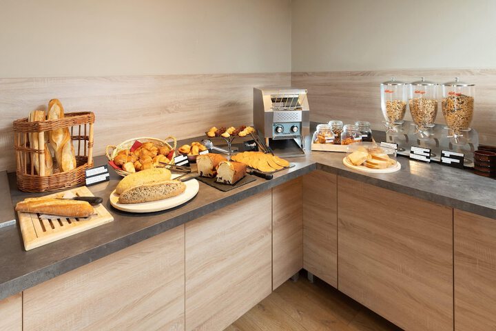 Breakfast/Coffee Service 45 of 62