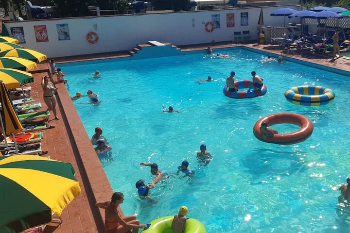 Pool 65 of 71