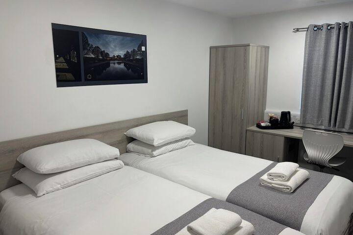 Room 30 of 83