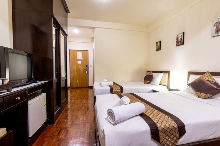 Room 9 of 21